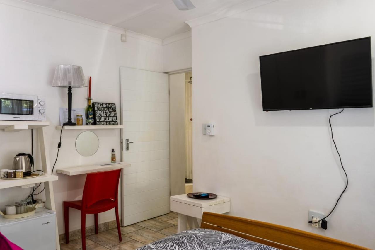 Mykhaya-Your Home Away From Home Kempton Park Kültér fotó