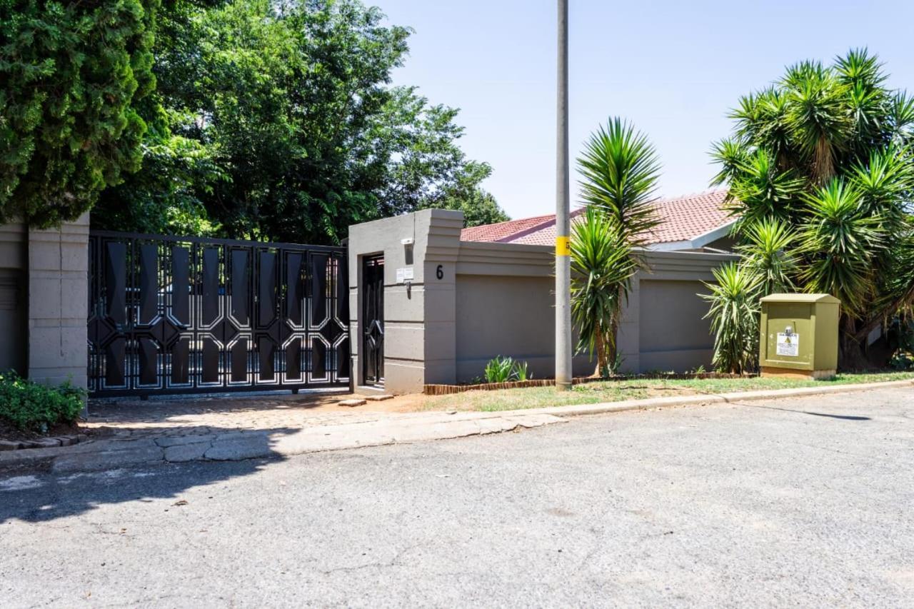 Mykhaya-Your Home Away From Home Kempton Park Kültér fotó